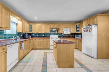 Breakfast Nook Photo of 15878 99a Avenue, Surrey, BC