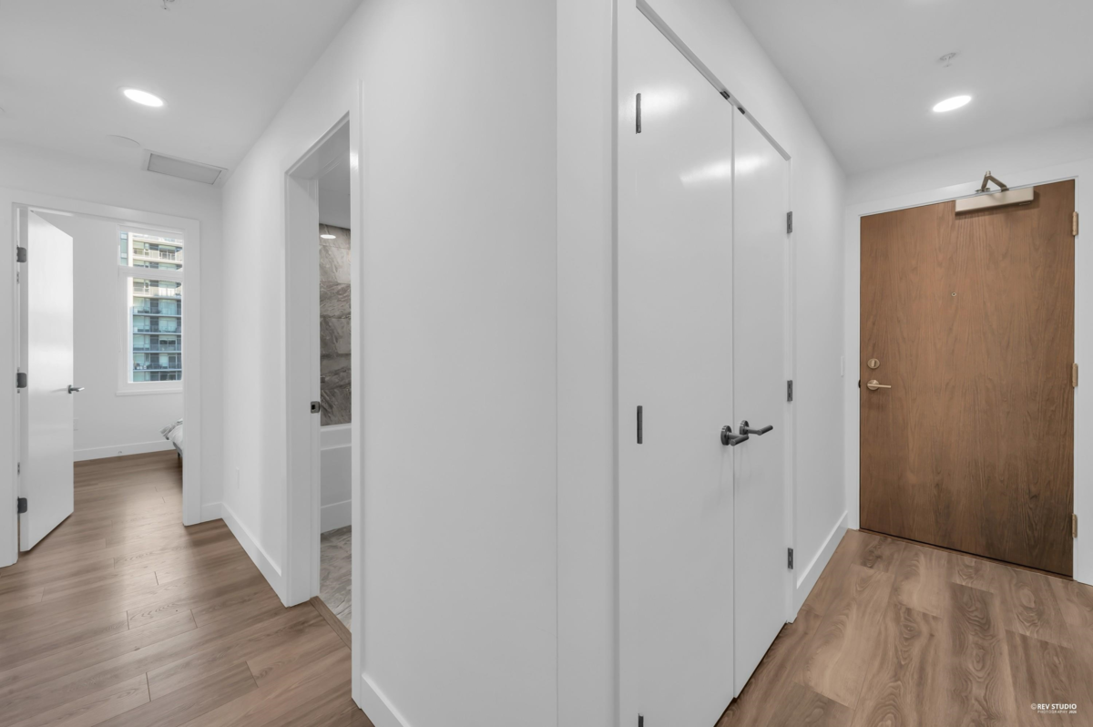 Entry Foyer Photo of 1307 4433 Alaska Street, Burnaby, BC