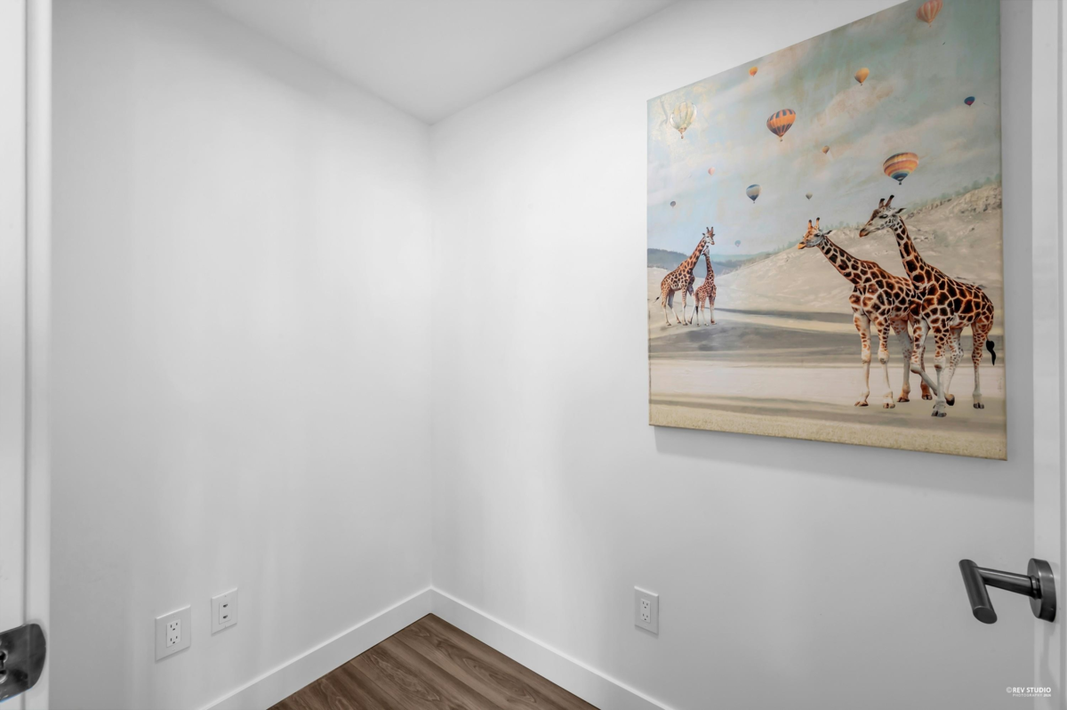 Hallway Photo of 1307 4433 Alaska Street, Burnaby, BC