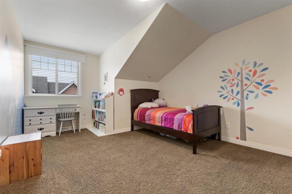 Entry Foyer Photo of 23 46808 Hudson Road, Chilliwack, BC