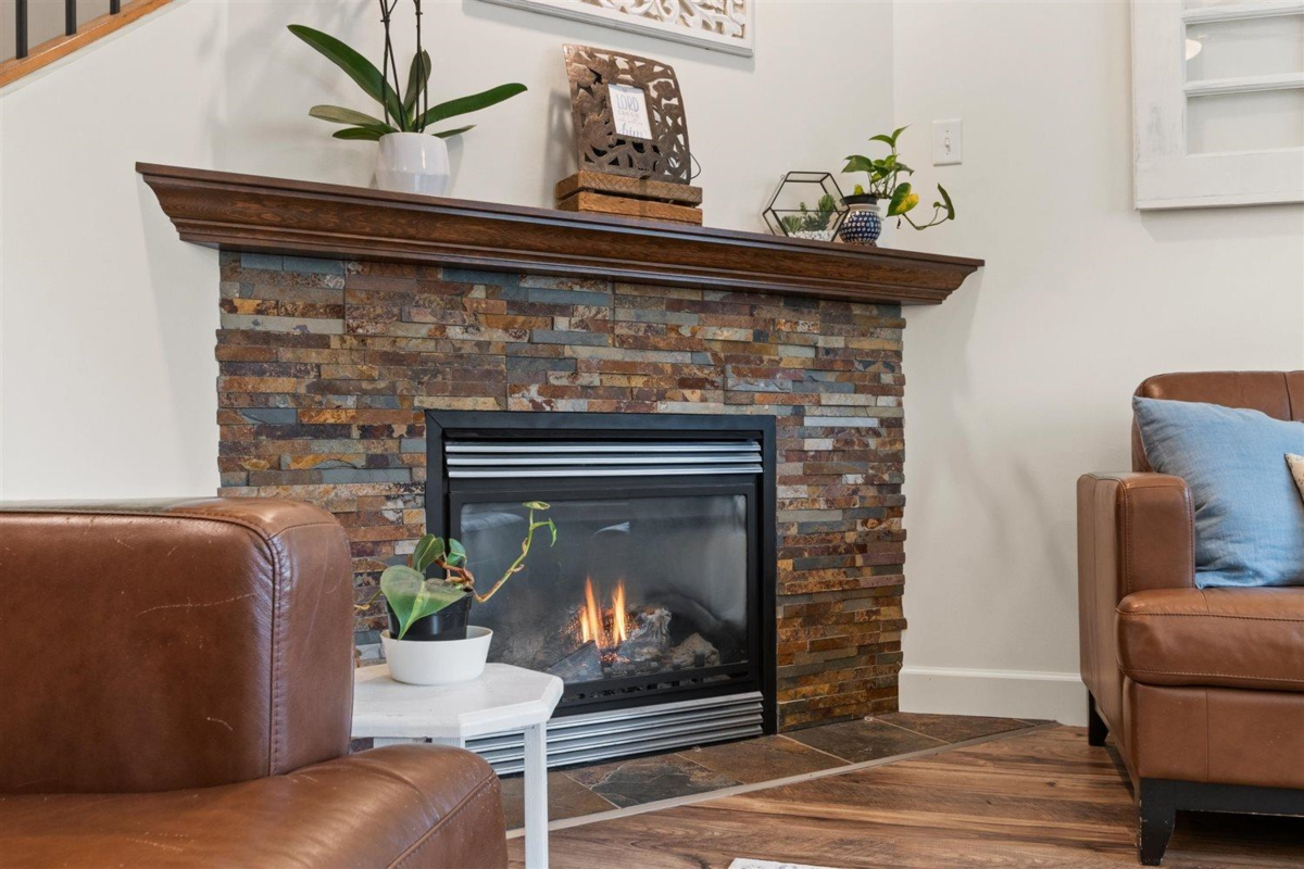 Kitchen Island Photo of 23 46808 Hudson Road, Chilliwack, BC