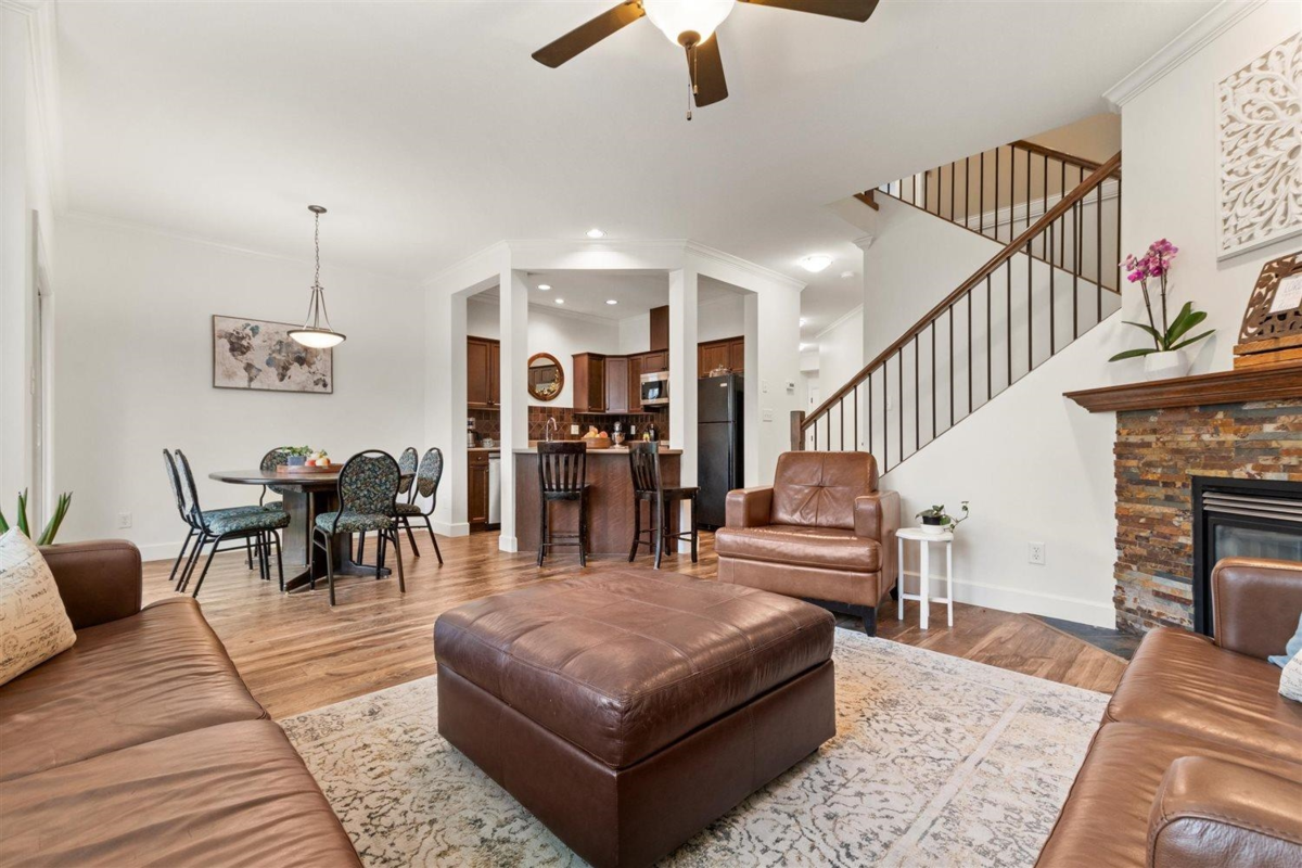 Kitchen Photo of 23 46808 Hudson Road, Chilliwack, BC