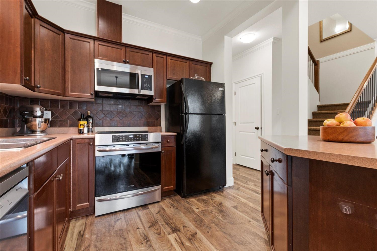 Walk-In Closet Photo of 23 46808 Hudson Road, Chilliwack, BC