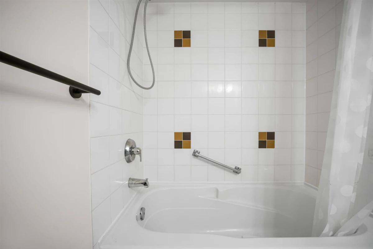 Basement Recreation Room Photo of 602 8180 Granville Avenue, Richmond, BC