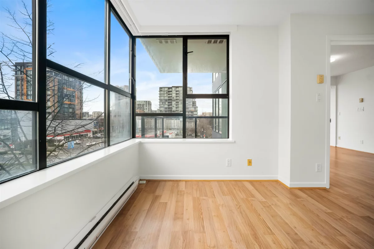 Entry Foyer Photo of 602 8180 Granville Avenue, Richmond, BC