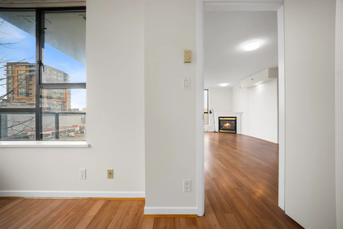 Hallway Photo of 602 8180 Granville Avenue, Richmond, BC