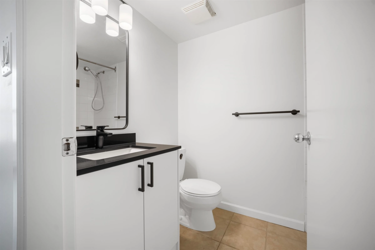 Loft / Bonus Room Photo of 602 8180 Granville Avenue, Richmond, BC