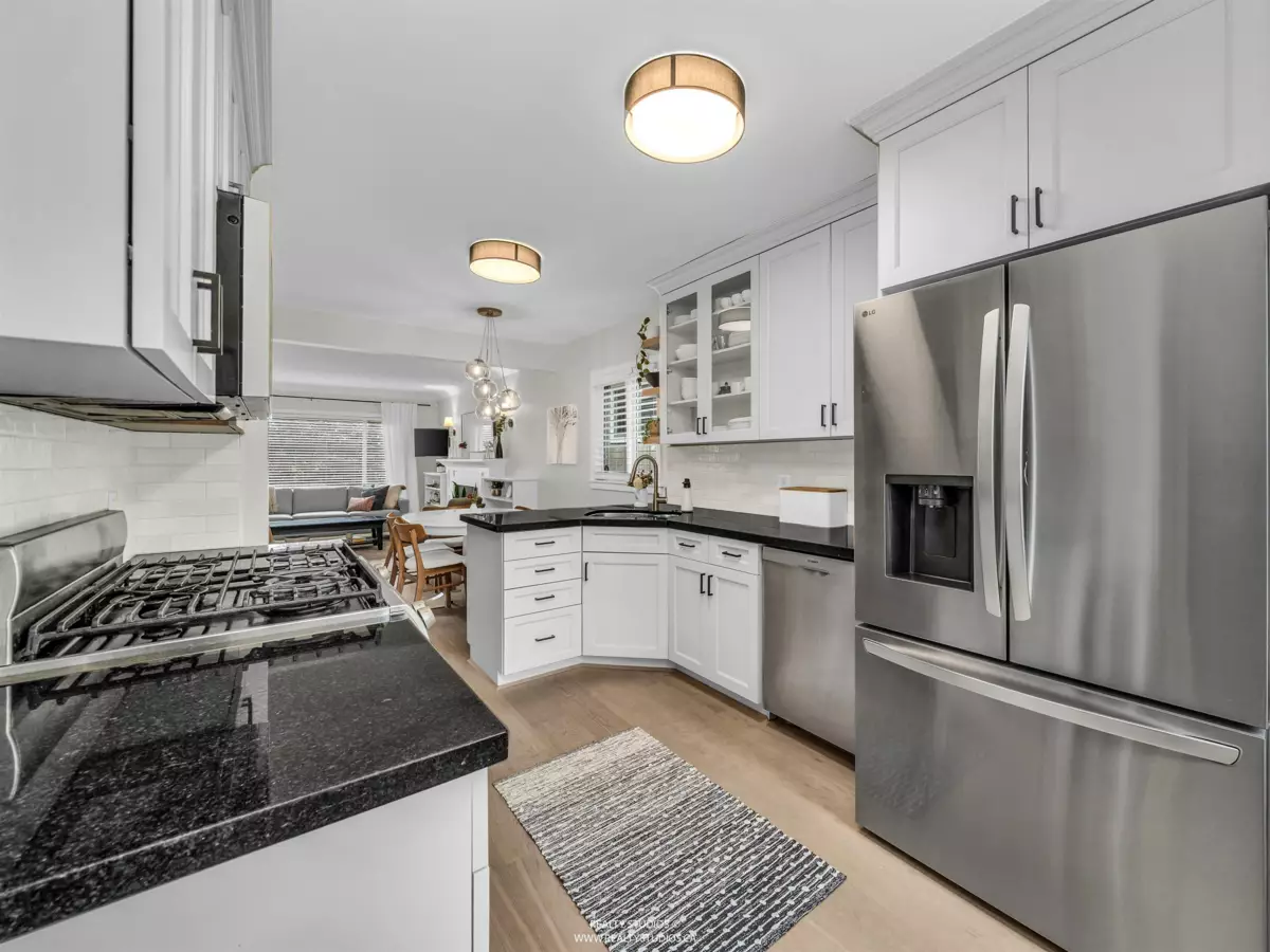 Kitchen Island Photo of 2690 Kitchener Street, Vancouver, BC