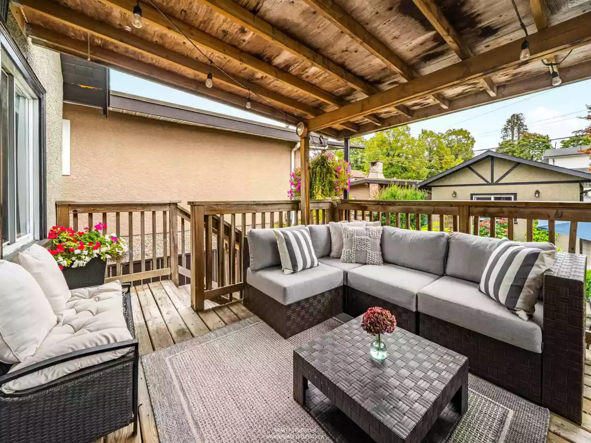 Mudroom Photo of 2690 Kitchener Street, Vancouver, BC