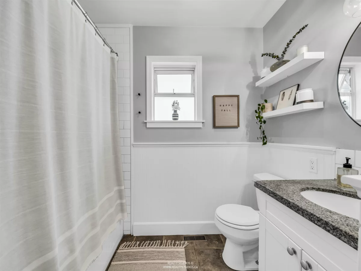 Walk-In Closet Photo of 2690 Kitchener Street, Vancouver, BC