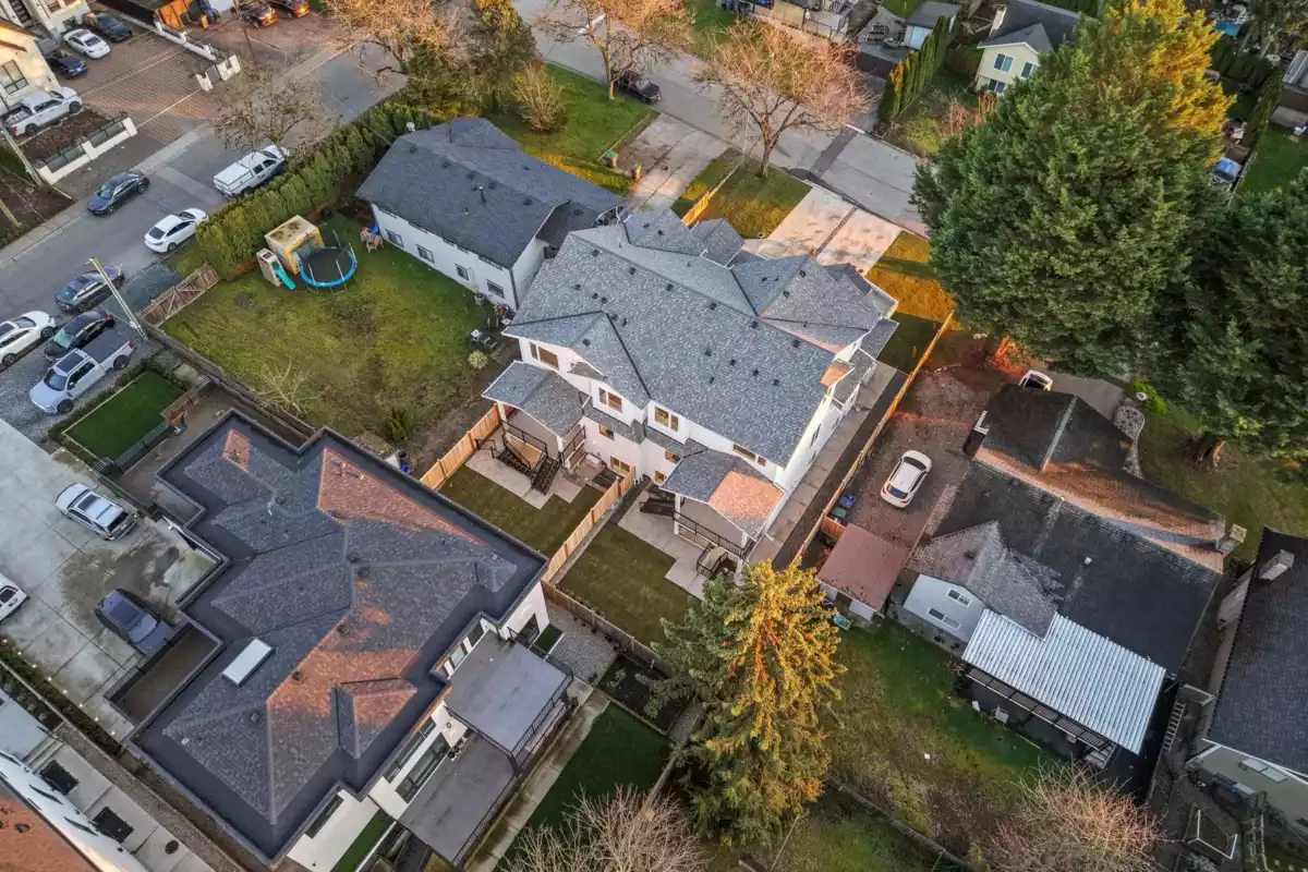 Outdoor Deck Photo of 101 18171 59 Avenue, Surrey, BC