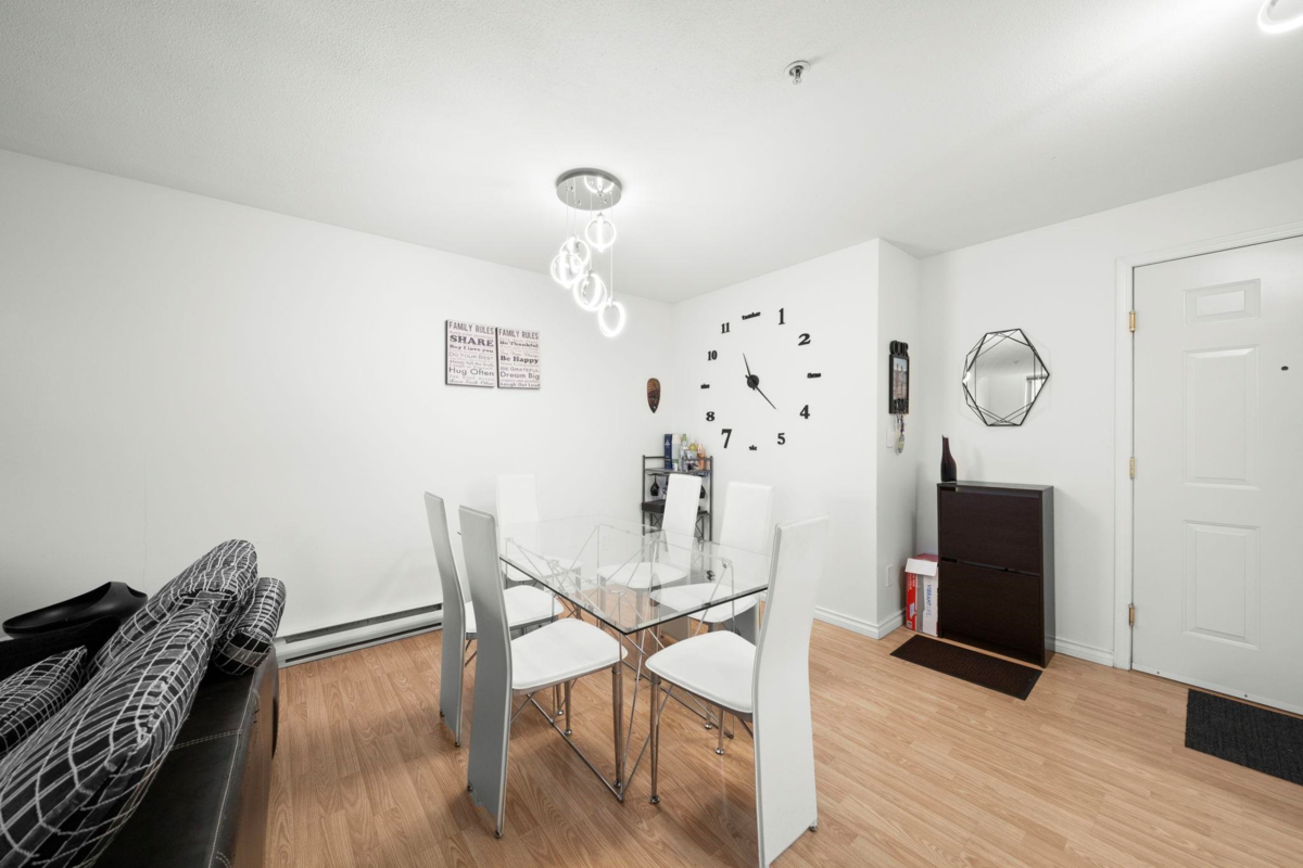 Family Room Photo of 25 2378 Rindall Avenue, Port Coquitlam, BC