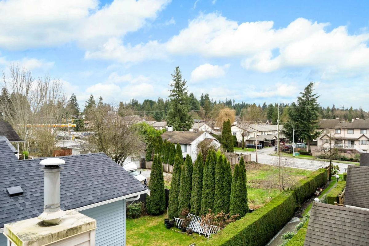Laundry Room Photo of 25 2378 Rindall Avenue, Port Coquitlam, BC