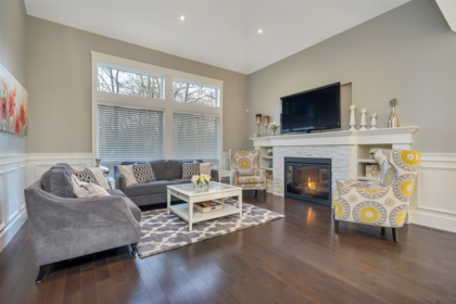 Kitchen Island Photo of 16329 8 Avenue, Surrey, BC