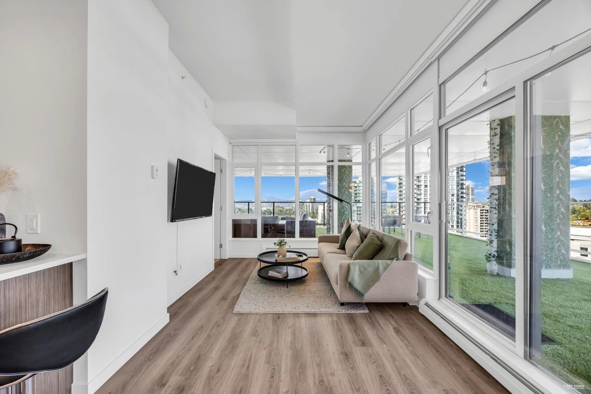 Backyard Photo of 1403 13350 Central Ave Avenue, Surrey, BC