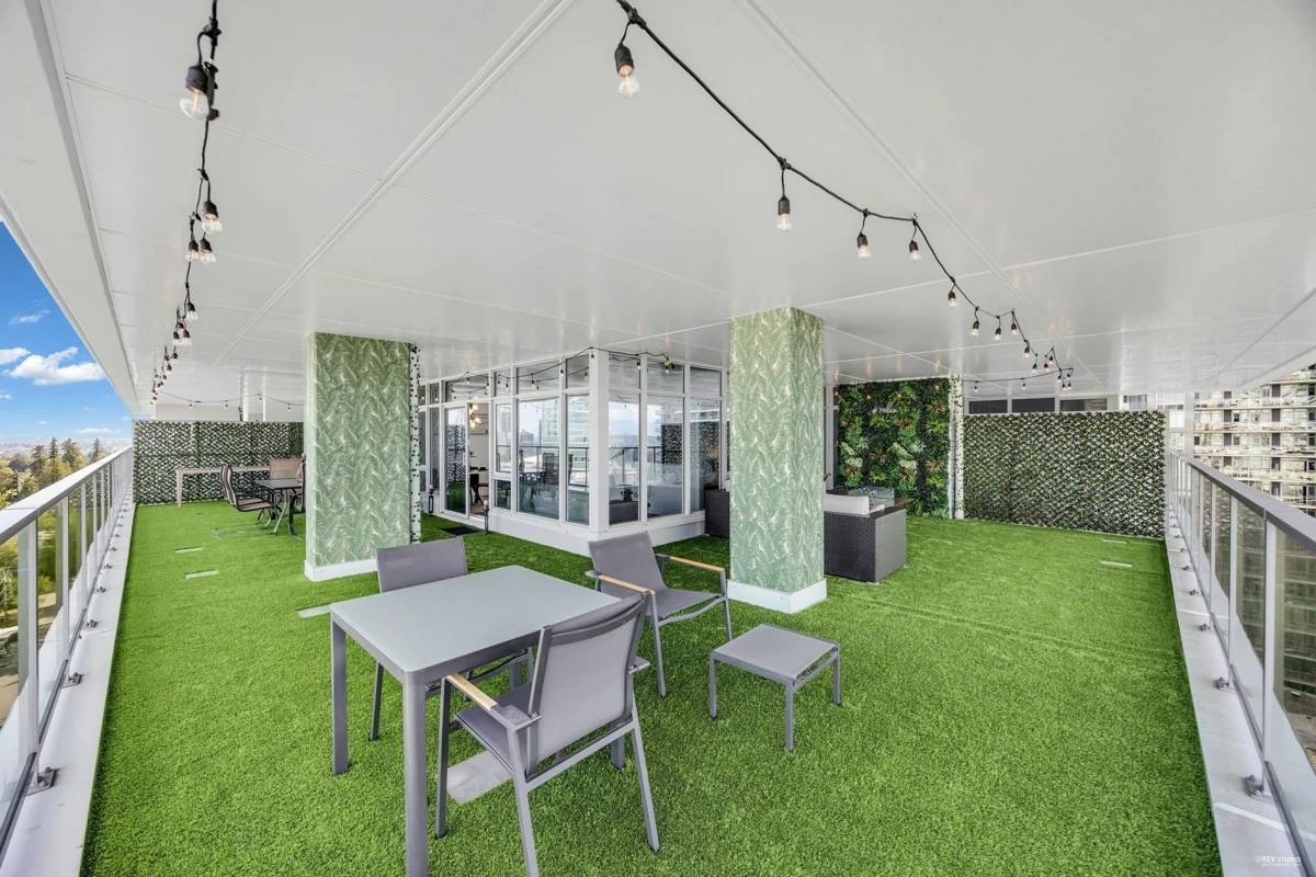 Dining Area Photo of 1403 13350 Central Ave Avenue, Surrey, BC