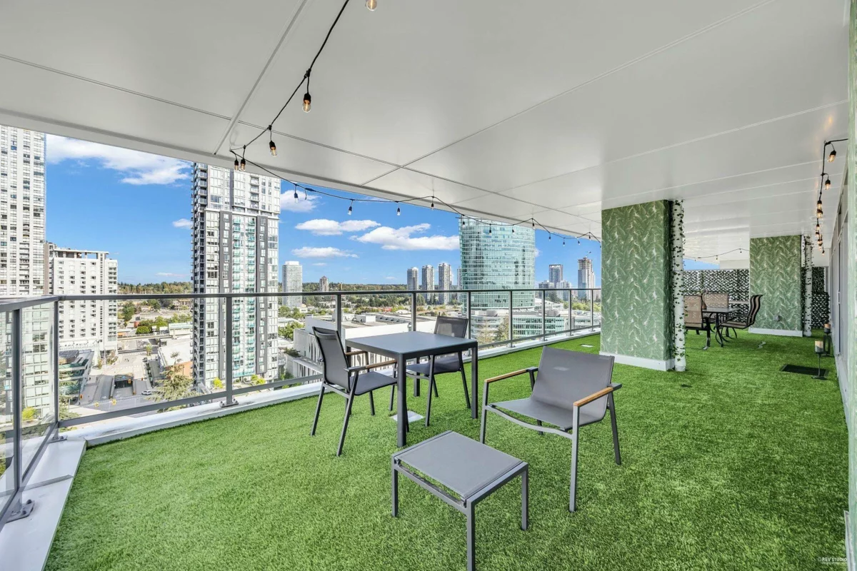 Family Room Photo of 1403 13350 Central Ave Avenue, Surrey, BC