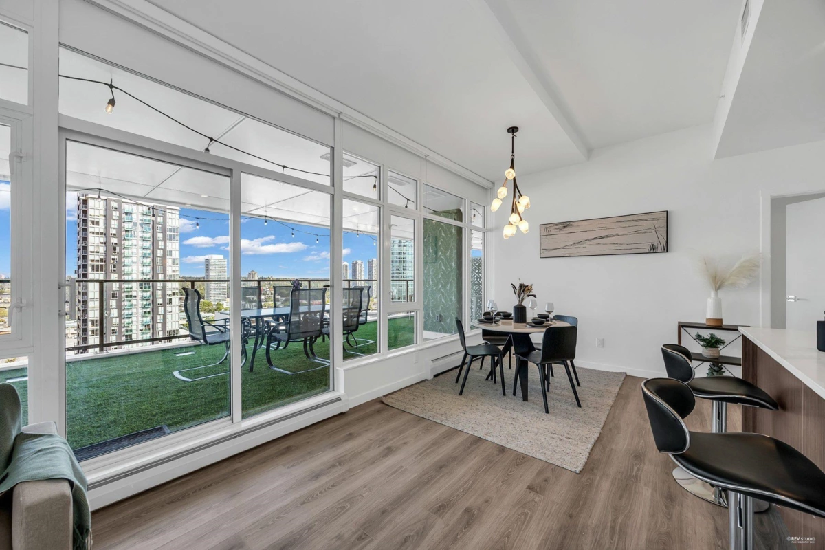 Outdoor Deck Photo of 1403 13350 Central Ave Avenue, Surrey, BC