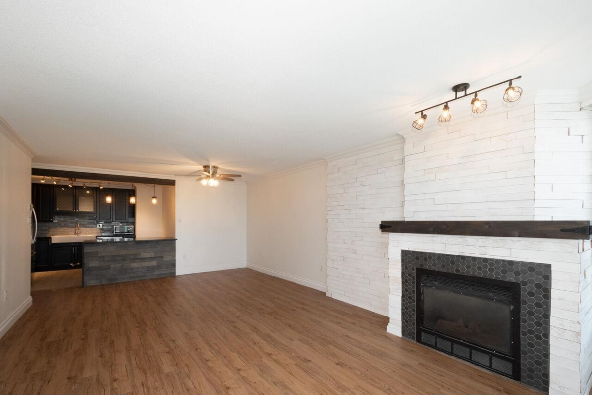 Kitchen Photo of 605 1245 Quayside Drive, New Westminster, BC