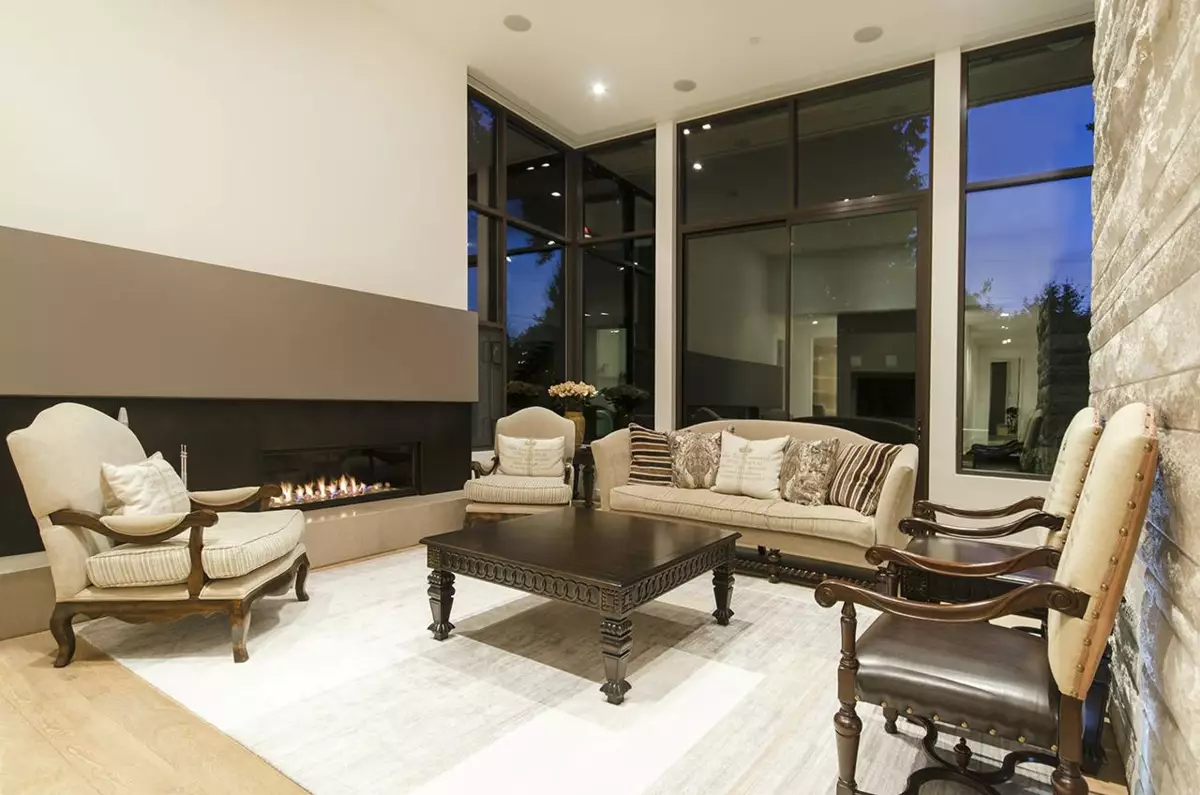 Family Room Photo of 2998 Rosebery Avenue, West Vancouver, BC