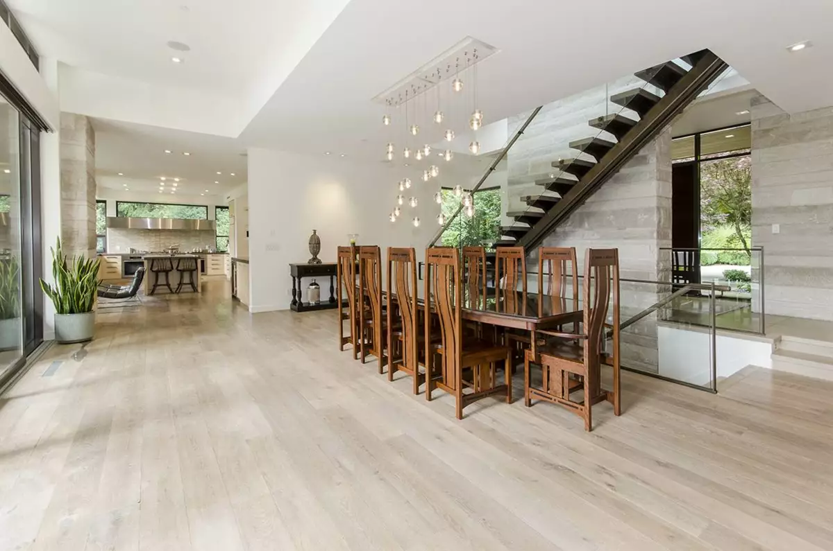 Kitchen Island Photo of 2998 Rosebery Avenue, West Vancouver, BC