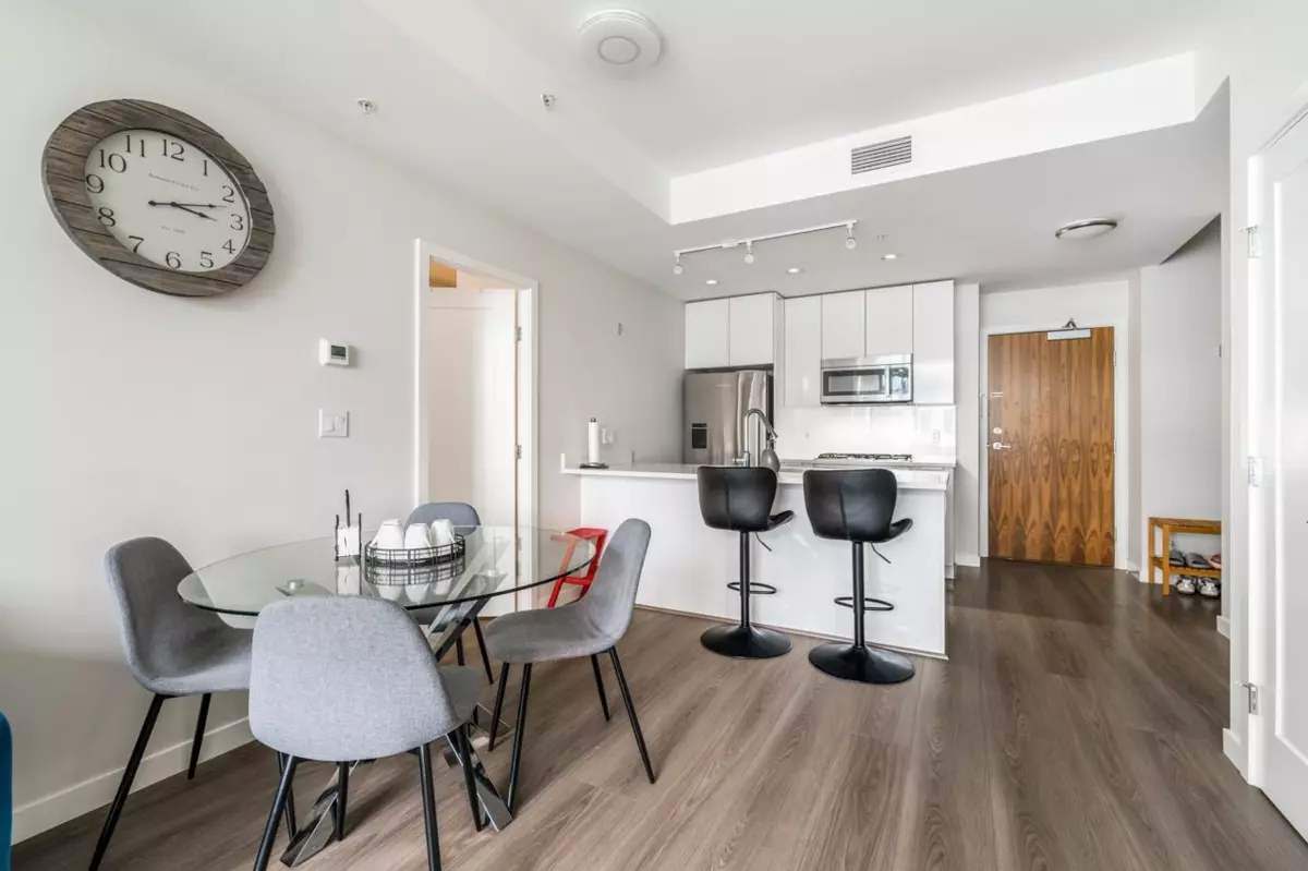 Dining Area Photo of 919 8699 Hazelbridge Way, Richmond, BC