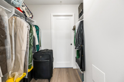 Primary Bathroom Photo of 919 8699 Hazelbridge Way, Richmond, BC
