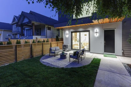1 944 E 13 Avenue, Vancouver, BC, Vancouver — Half Duplex for sale