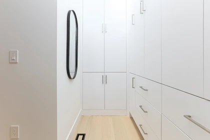Walk-In Closet Photo of 1 944 E 13 Avenue, Vancouver, BC