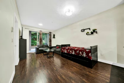 Kitchen Photo of 131 6628 120 Street, Surrey, BC