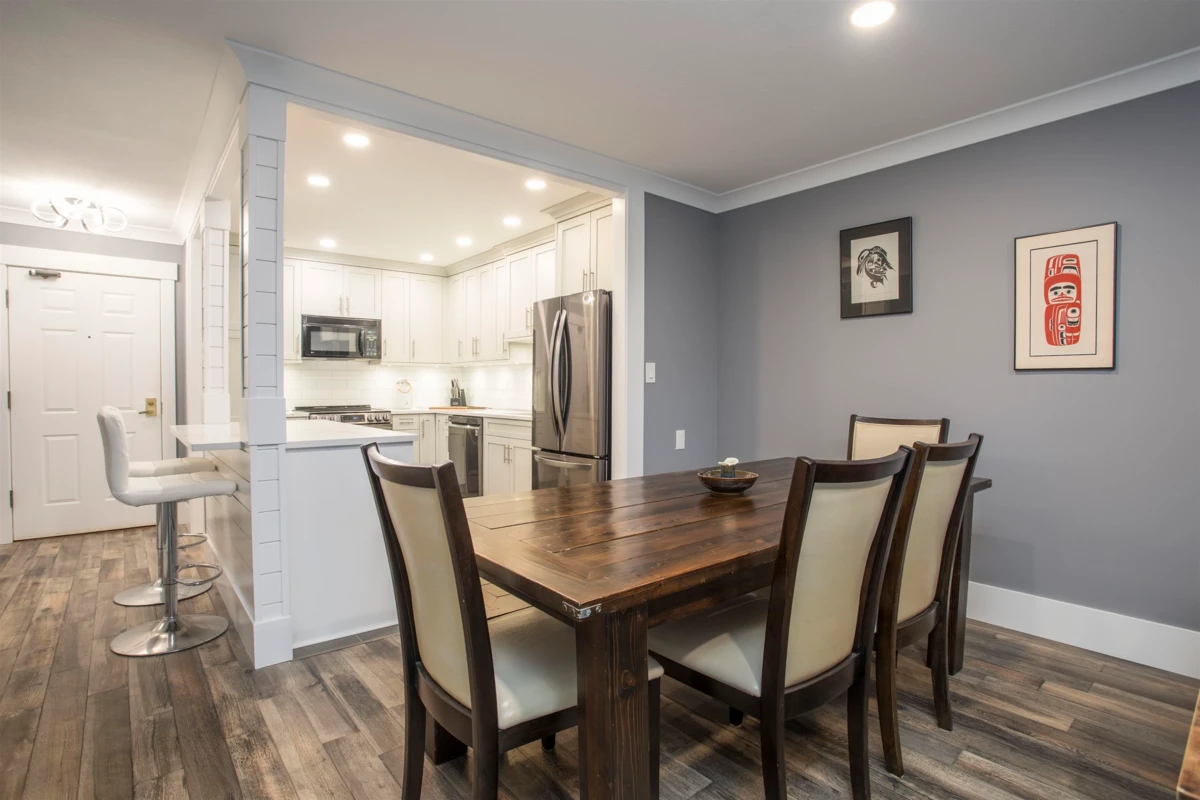 Dining Area Photo of 507 1350 Vidal Street, White Rock, BC