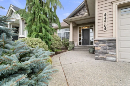44564 Mclaren Drive, Chilliwack, BC, Chilliwack — Single Family Residence for sale