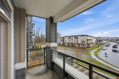 Hallway Photo of 301 45562 Airport Road, Chilliwack, BC