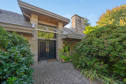 Swimming Pool Photo of 7215 Frobisher Drive, Richmond, BC