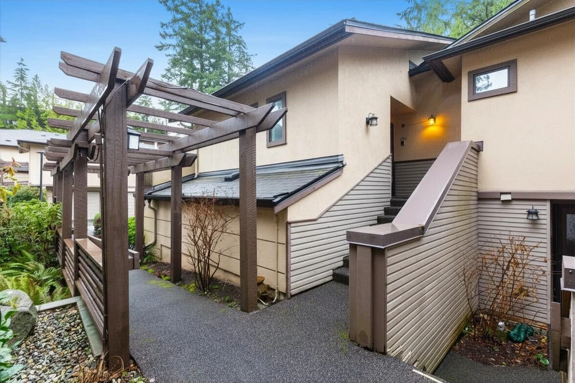 Living Room Photo of 104 12745 16 Avenue, Surrey, BC