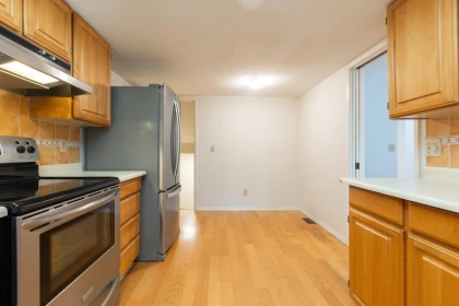 Mudroom Photo of 104 12745 16 Avenue, Surrey, BC