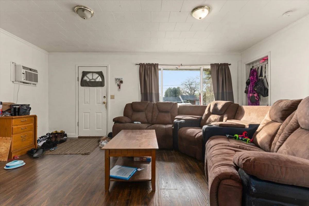 Family Room Photo of 7680 Blott Street, Mission, BC