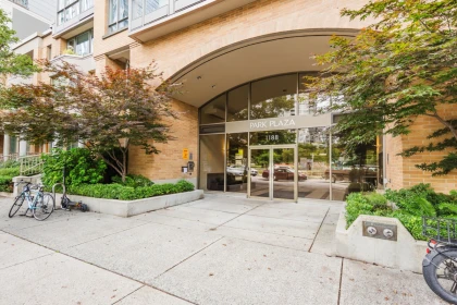 Entry Foyer Photo of 1003 1188 Richards Street, Vancouver, BC