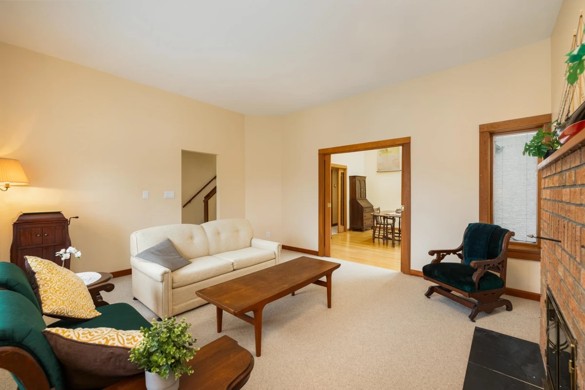 Family Room Photo of 4548 W 7th Avenue, Vancouver, BC