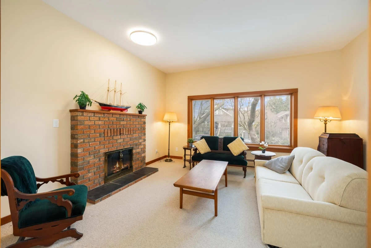 Living Room Photo of 4548 W 7th Avenue, Vancouver, BC