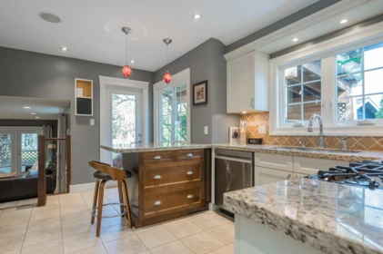 Entry Foyer Photo of 20157 43 Avenue, Langley, BC