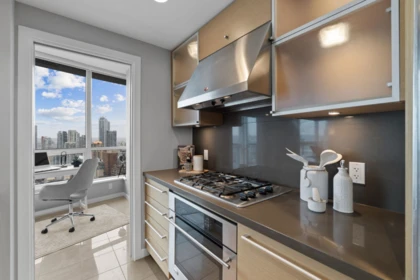 Kitchen Photo of 3104 833 Seymour Street, Vancouver, BC