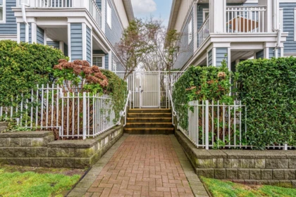 Hallway Photo of 49 123 Seventh Street, New Westminster, BC