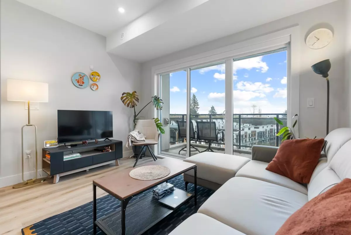 Living Room Photo of 506 6285 King George Boulevard, Surrey, BC