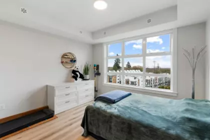 Walk-In Closet Photo of 506 6285 King George Boulevard, Surrey, BC