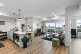 506 6285 King George Boulevard, Surrey, BC