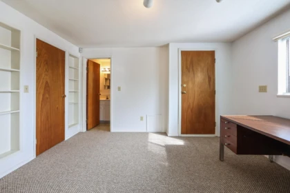 Entry Foyer Photo of 5336 Knight Street, Vancouver, BC