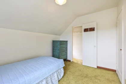 Guest Bathroom Photo of 5336 Knight Street, Vancouver, BC