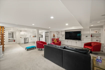 Hot Tub / Spa Photo of 1519 W 35th Avenue, Vancouver, BC