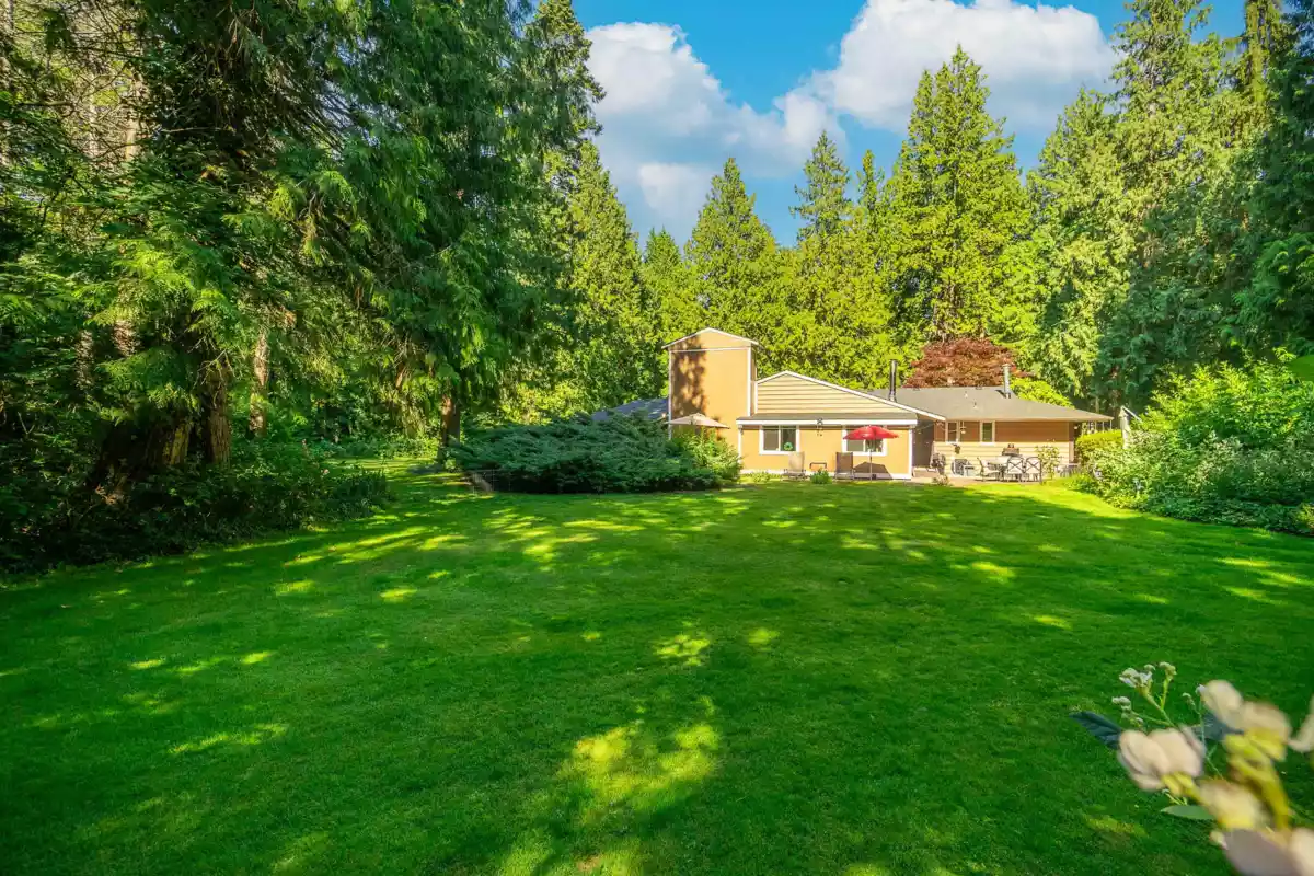 Living Room Photo of 13425 Woodcrest Drive, Surrey, BC